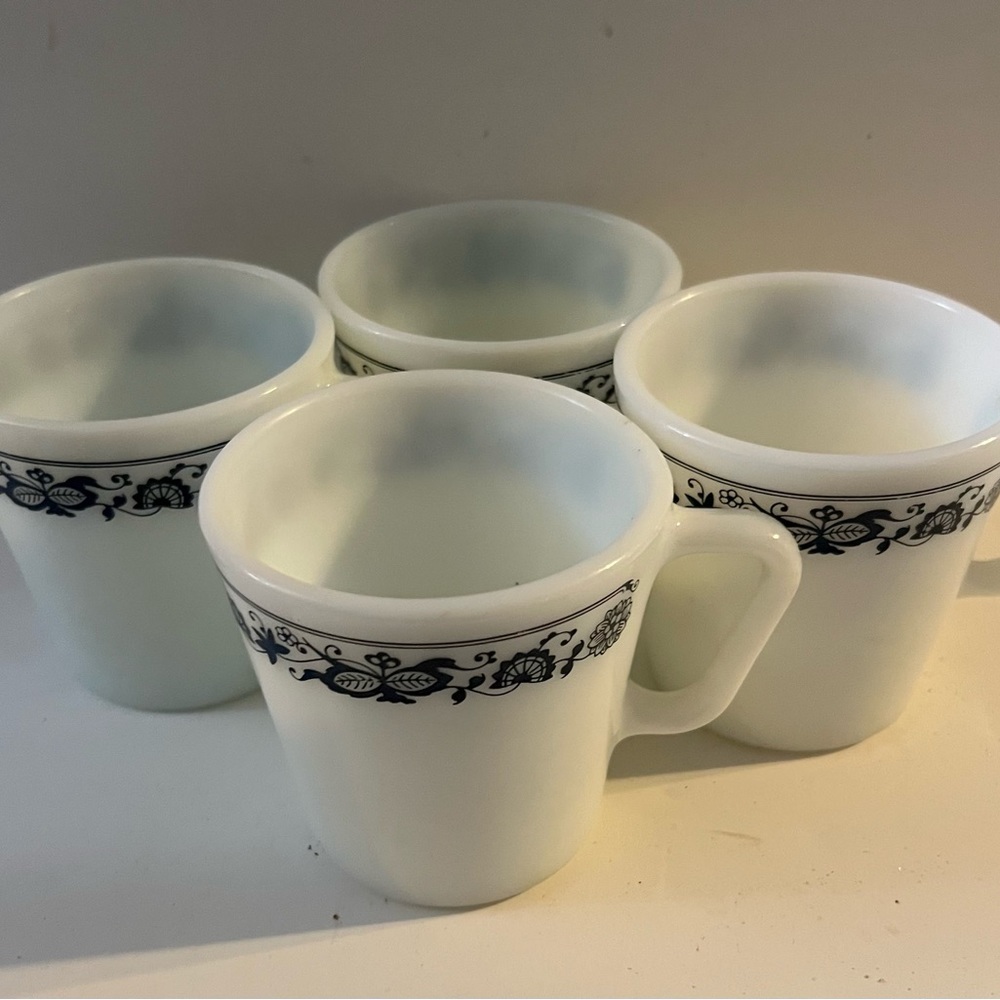 Set of 4 Vintage Pyrex Old Town Blue mugs